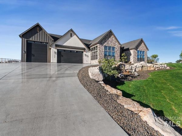 1026 N 63rd St, Nampa, ID 83687