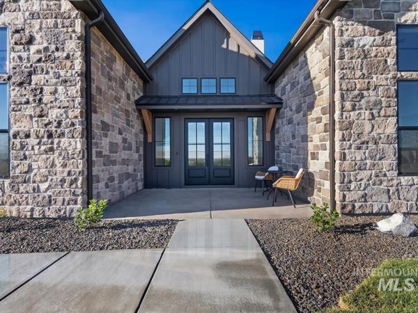 1026 N 63rd St, Nampa, ID 83687