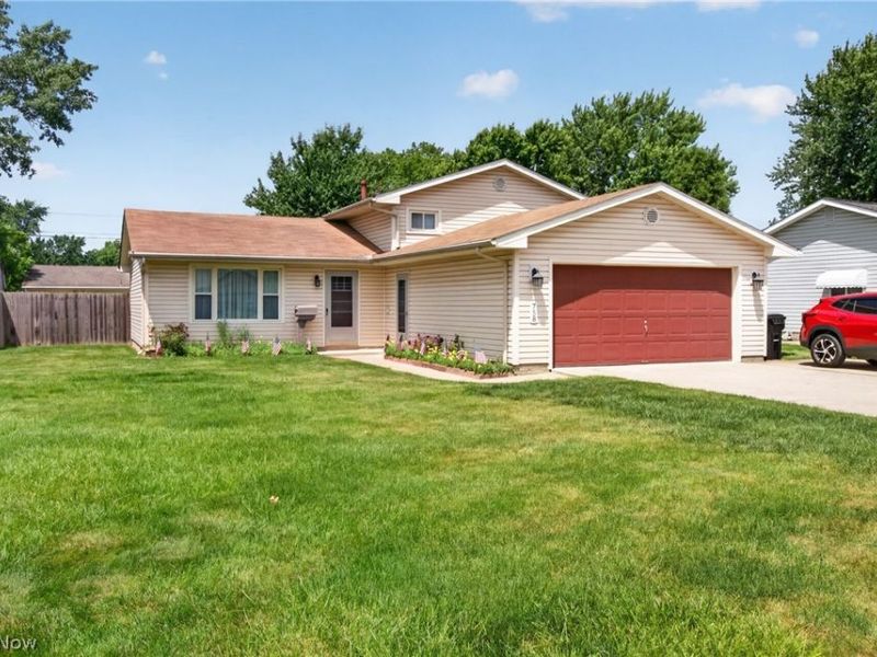 758 Abbe Road N, Elyria, OH 44035 Photo 4