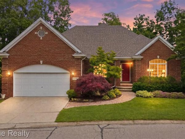 23184 Mission Lane , Farmington Hills, MI 48335