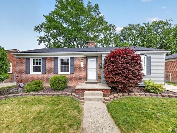 9818 Roseland Street , Livonia, MI 48150