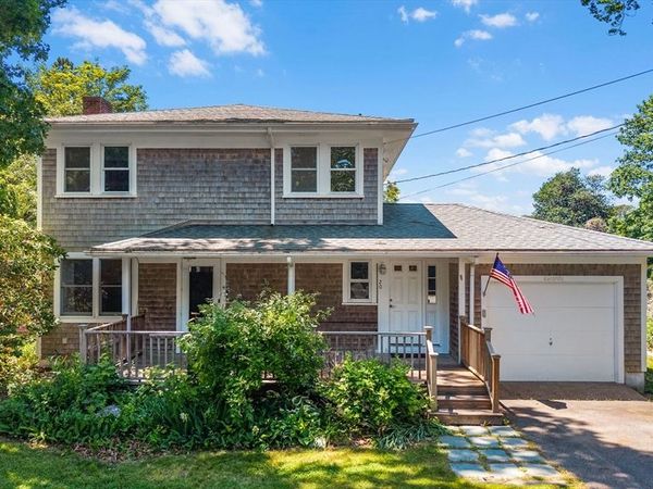 20 Quaker Road, Falmouth, MA 02540