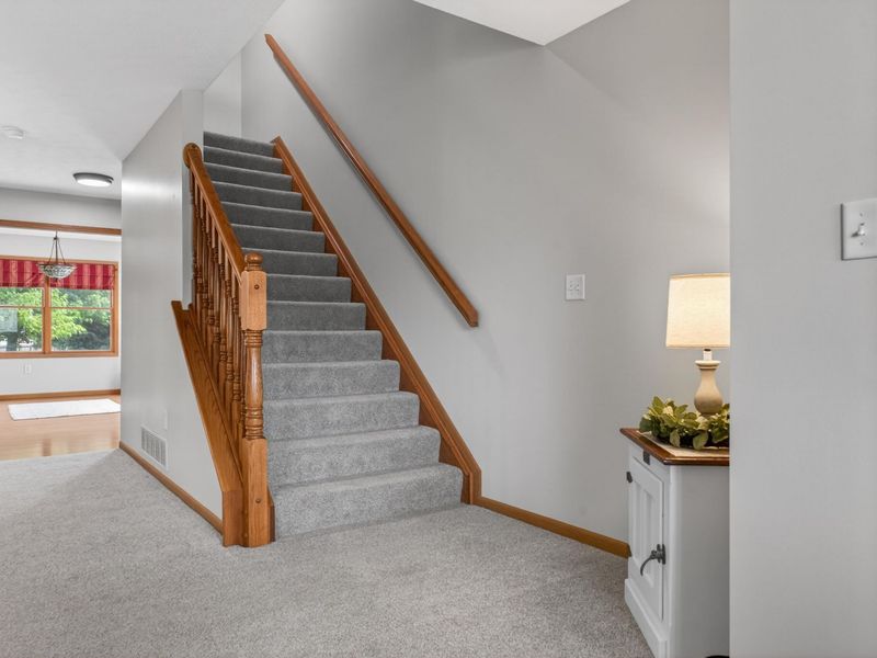 445 Clover Hill Drive, Tipp City, OH 45371 Photo 10