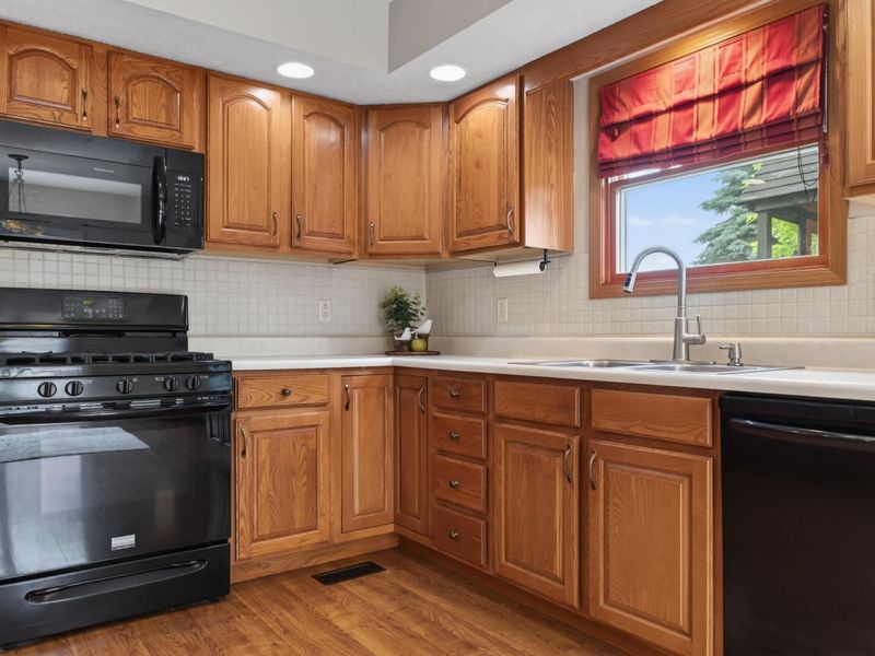 445 Clover Hill Drive, Tipp City, OH 45371 Photo 16