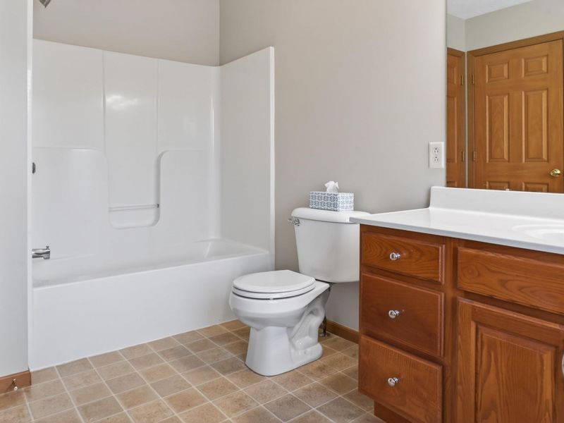 445 Clover Hill Drive, Tipp City, OH 45371 Photo 26