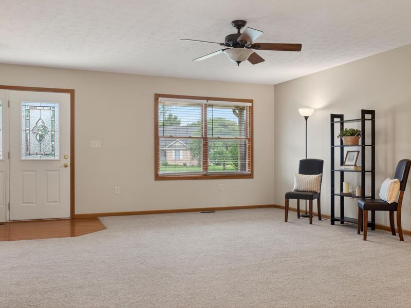 445 Clover Hill Drive, Tipp City, OH 45371 Photo 6