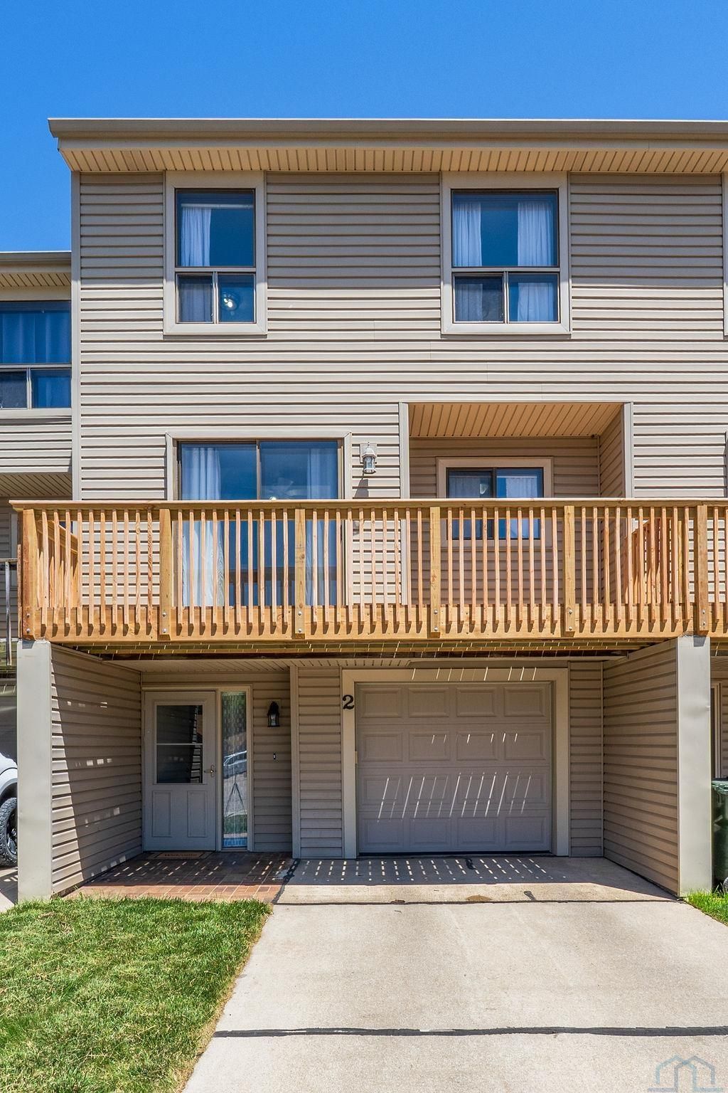 2920 S Cedar Sioux City, IA 51106