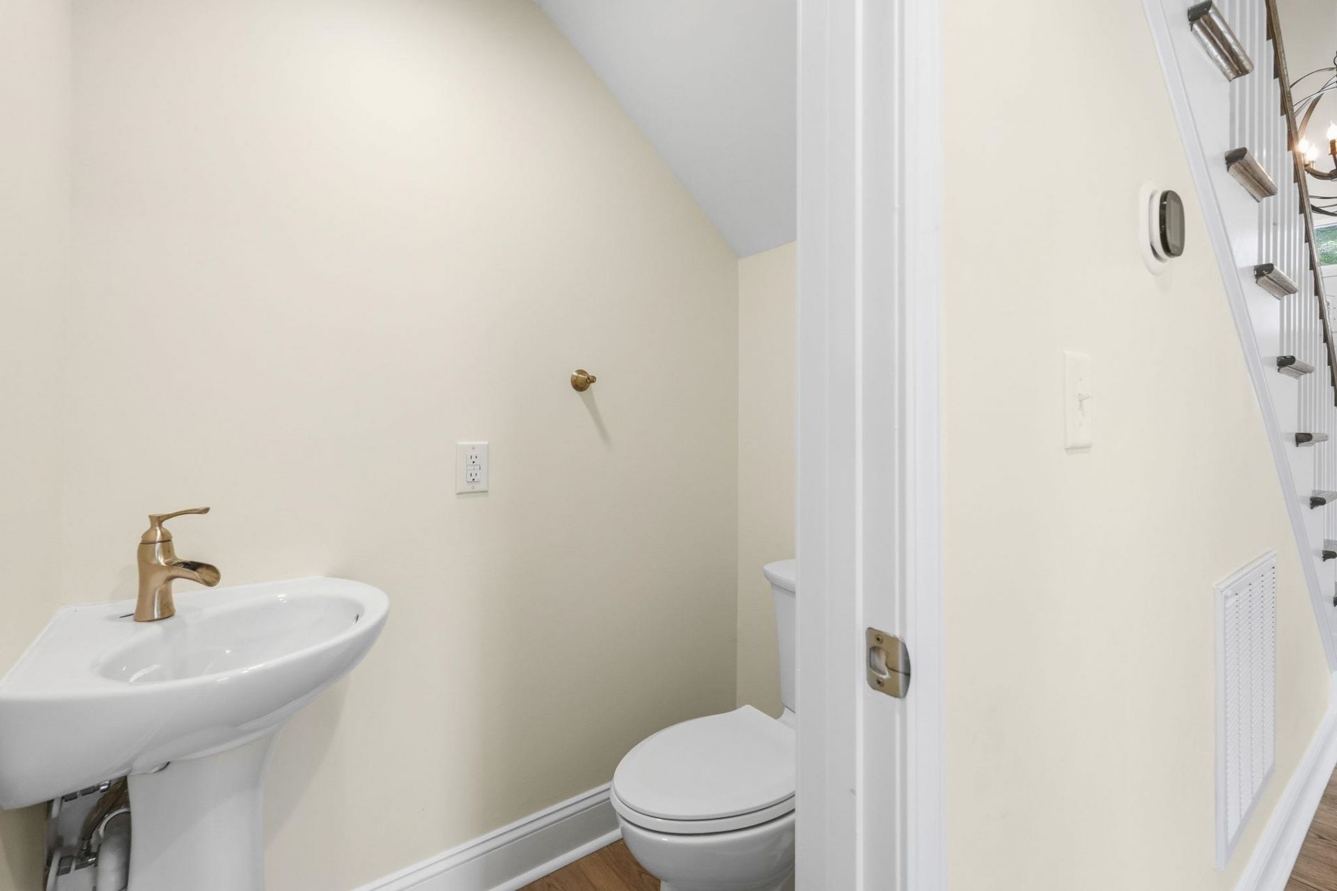 6700 N Kings Hwy. Photo 21