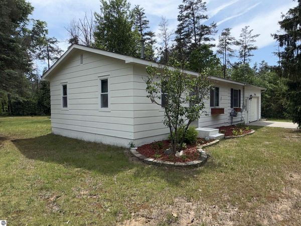1740 McCredie Road, Roscommon, MI 48653