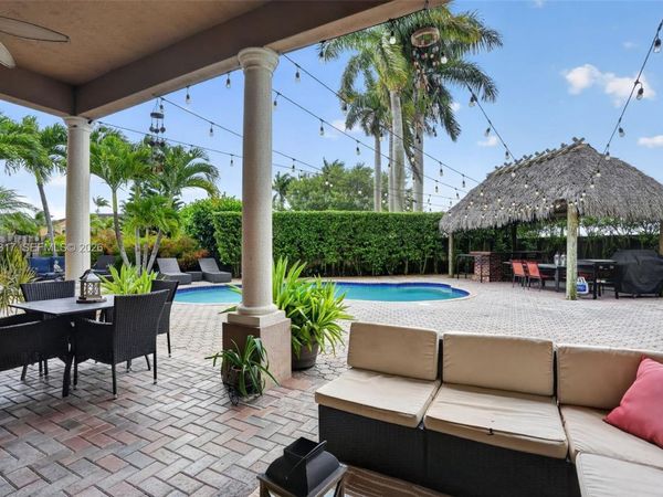 8216 SW 166th Pl , Miami, FL 33193