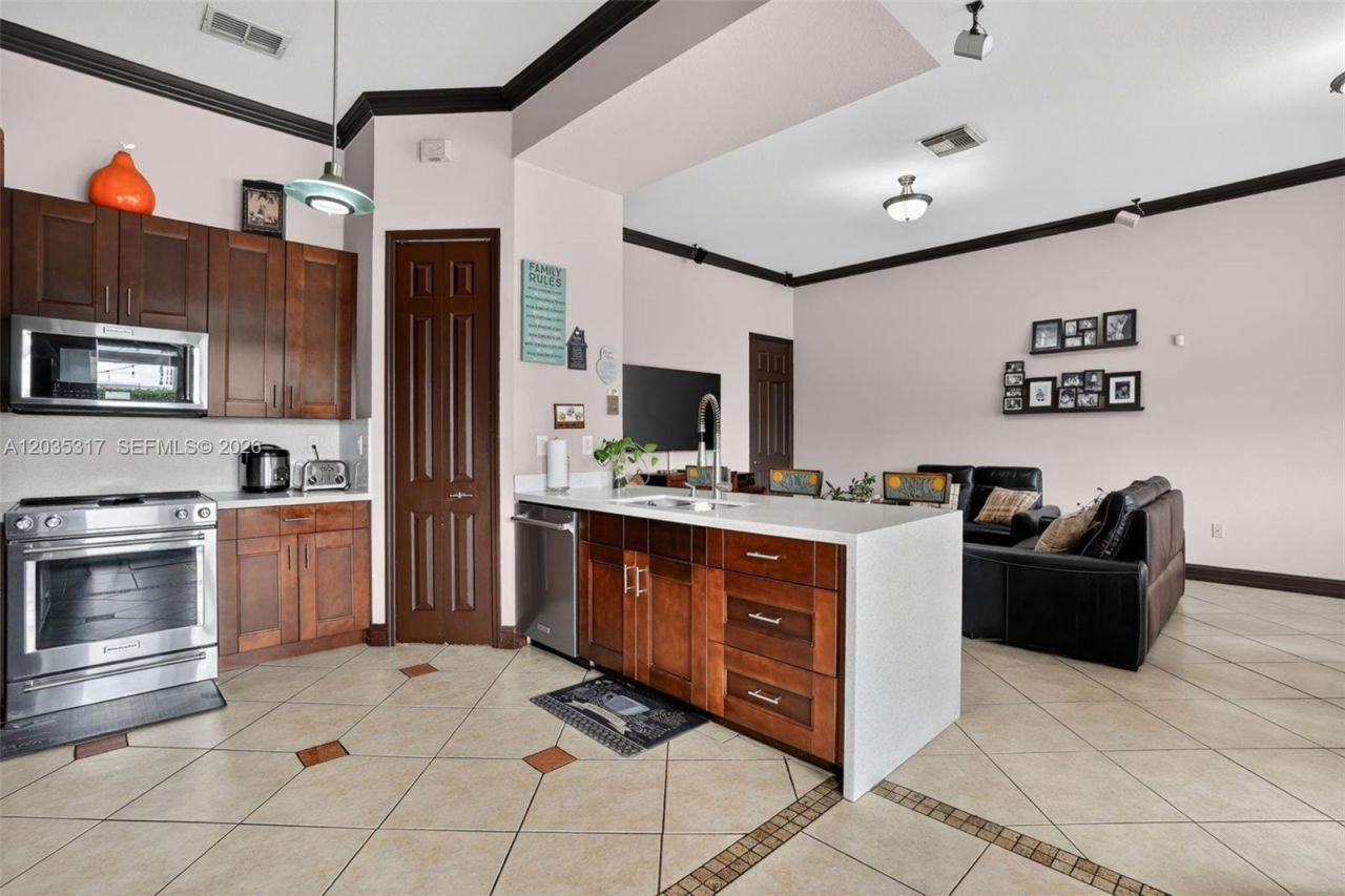 8216 SW 166th Pl , Miami, FL 33193 Photo
