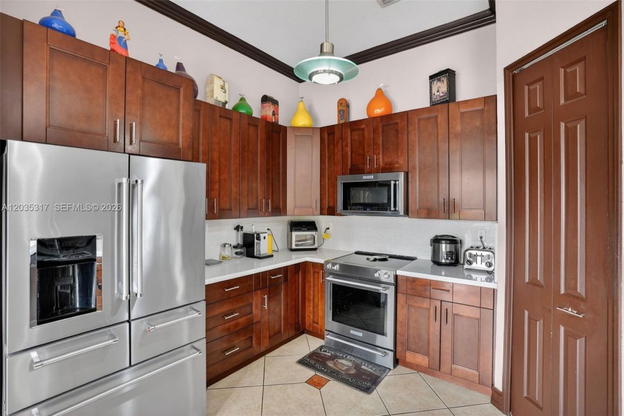 8216 SW 166th Pl , Miami, FL 33193 Photo