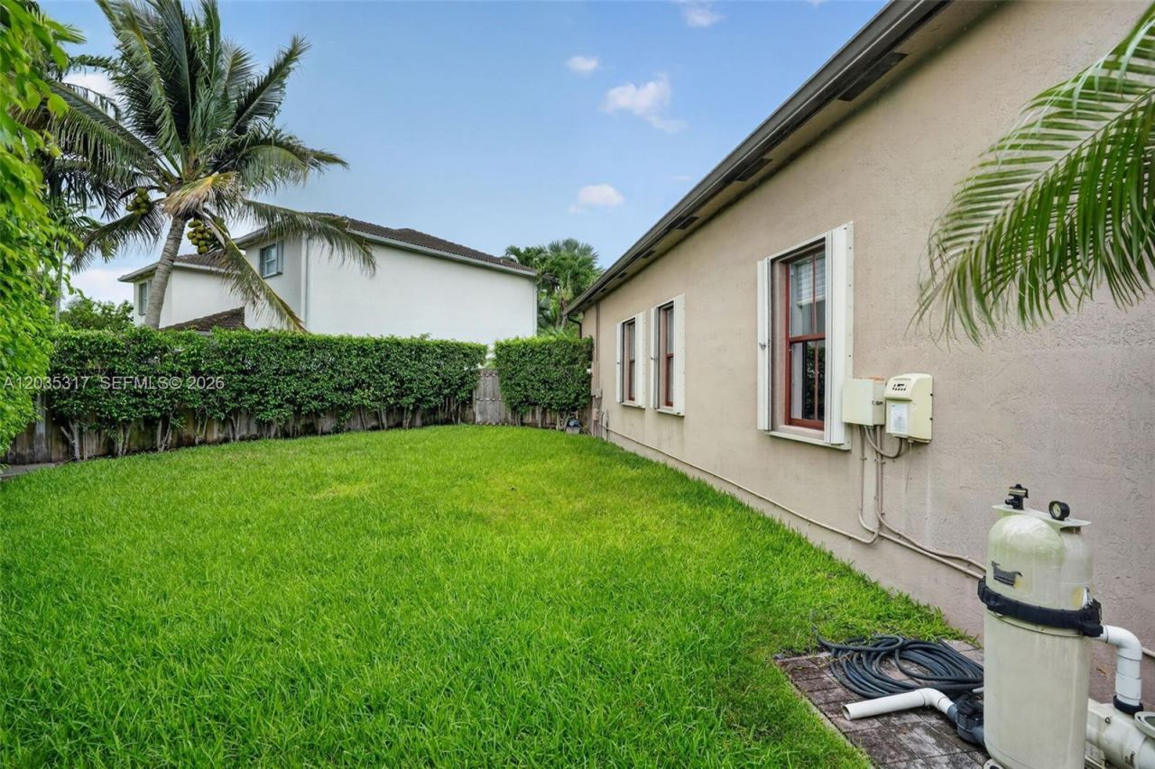 8216 SW 166th Pl , Miami, FL 33193 Photo