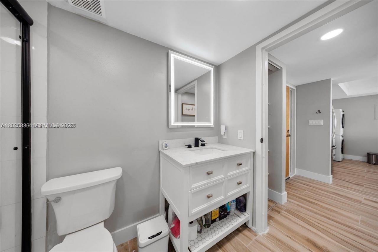 7601 E Treasure Dr , Unit 1722, North Bay Village, FL 33141 Photo