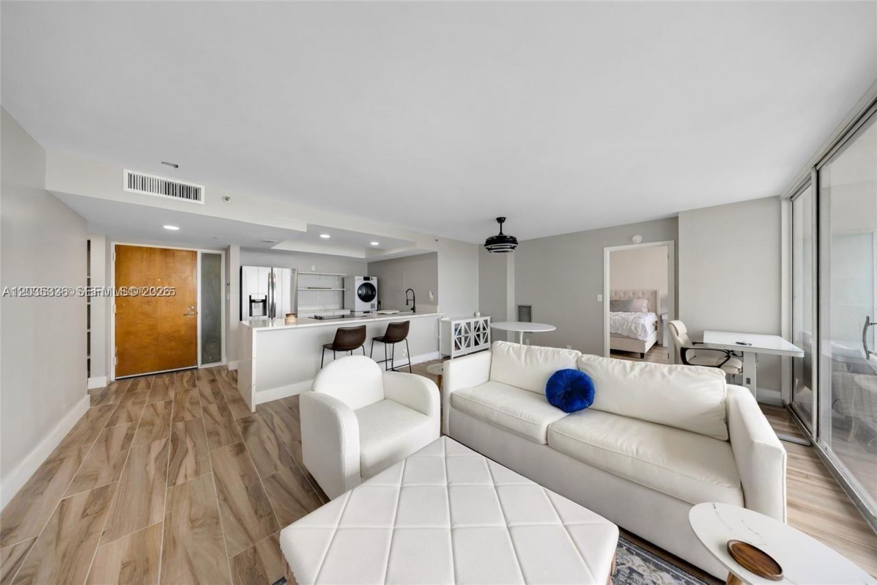 7601 E Treasure Dr , Unit 1722, North Bay Village, FL 33141 Photo