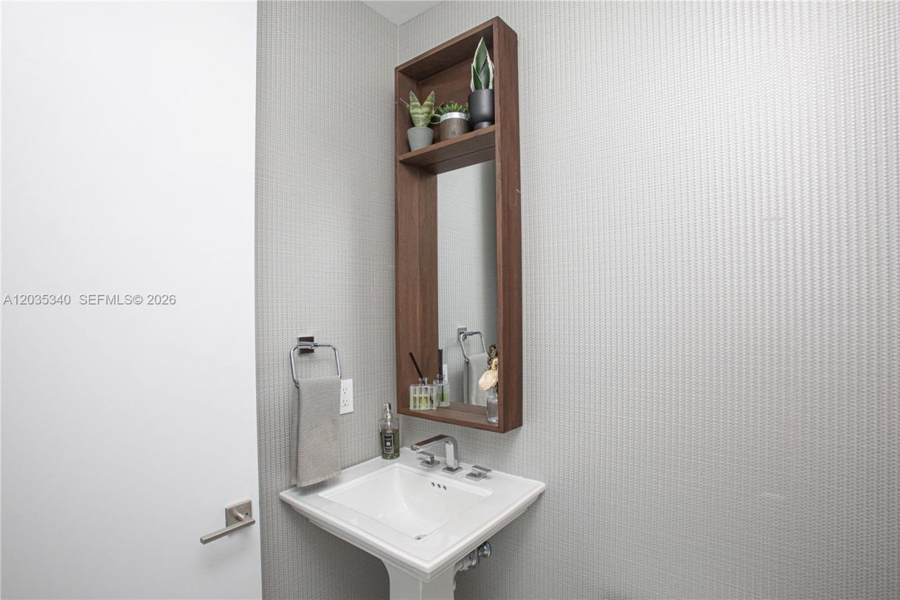 2821 S Bayshore Dr , Unit 20D, Miami, FL 33133 Photo