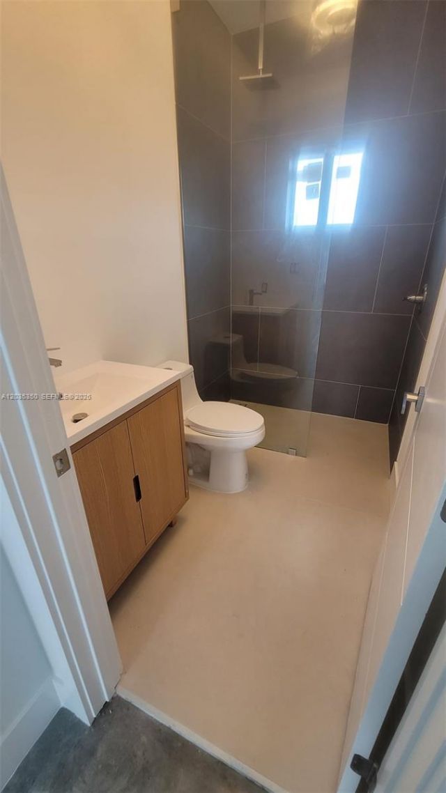 2146 NW 69th Ter , Unit B, Miami, FL 33147 Photo