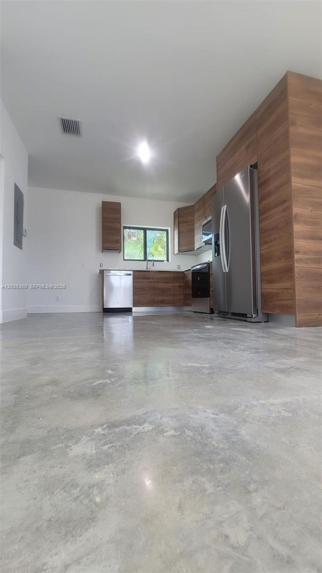 2146 NW 69th Ter , Unit B, Miami, FL 33147 Photo