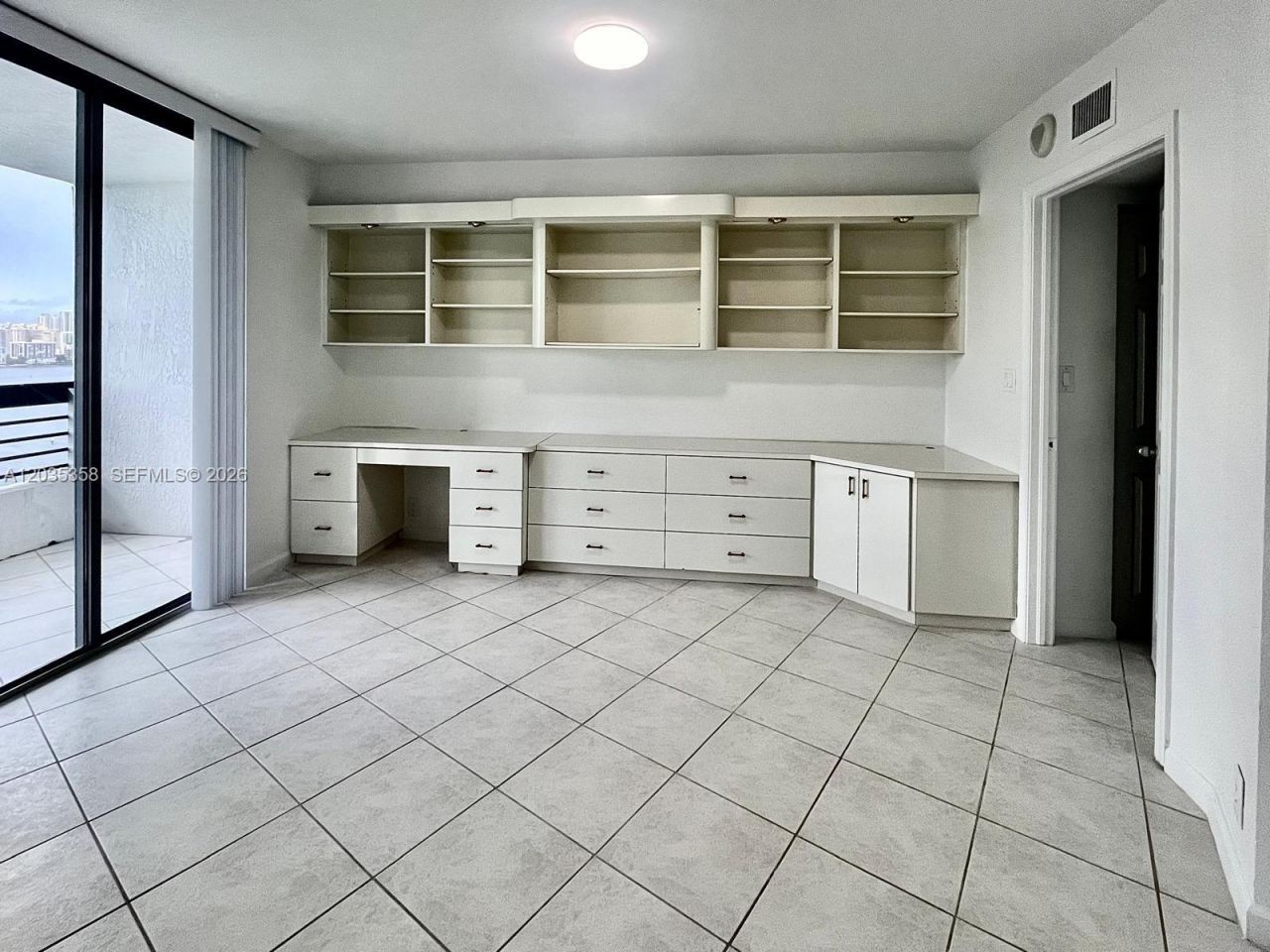 3530 Mystic Pointe Dr , Unit 1711, Aventura, FL 33180 Photo