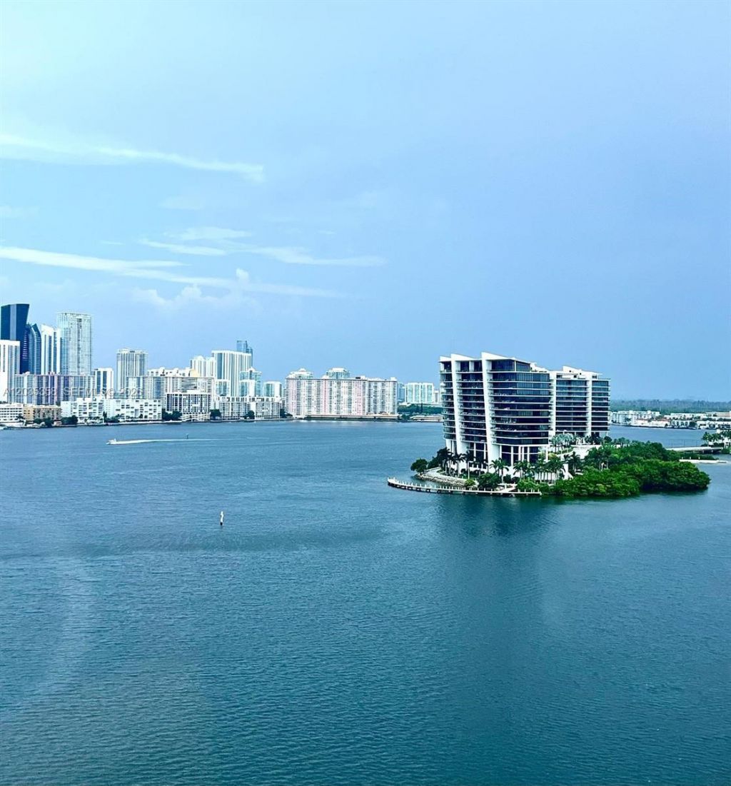 3530 Mystic Pointe Dr , Unit 1711, Aventura, FL 33180 Photo