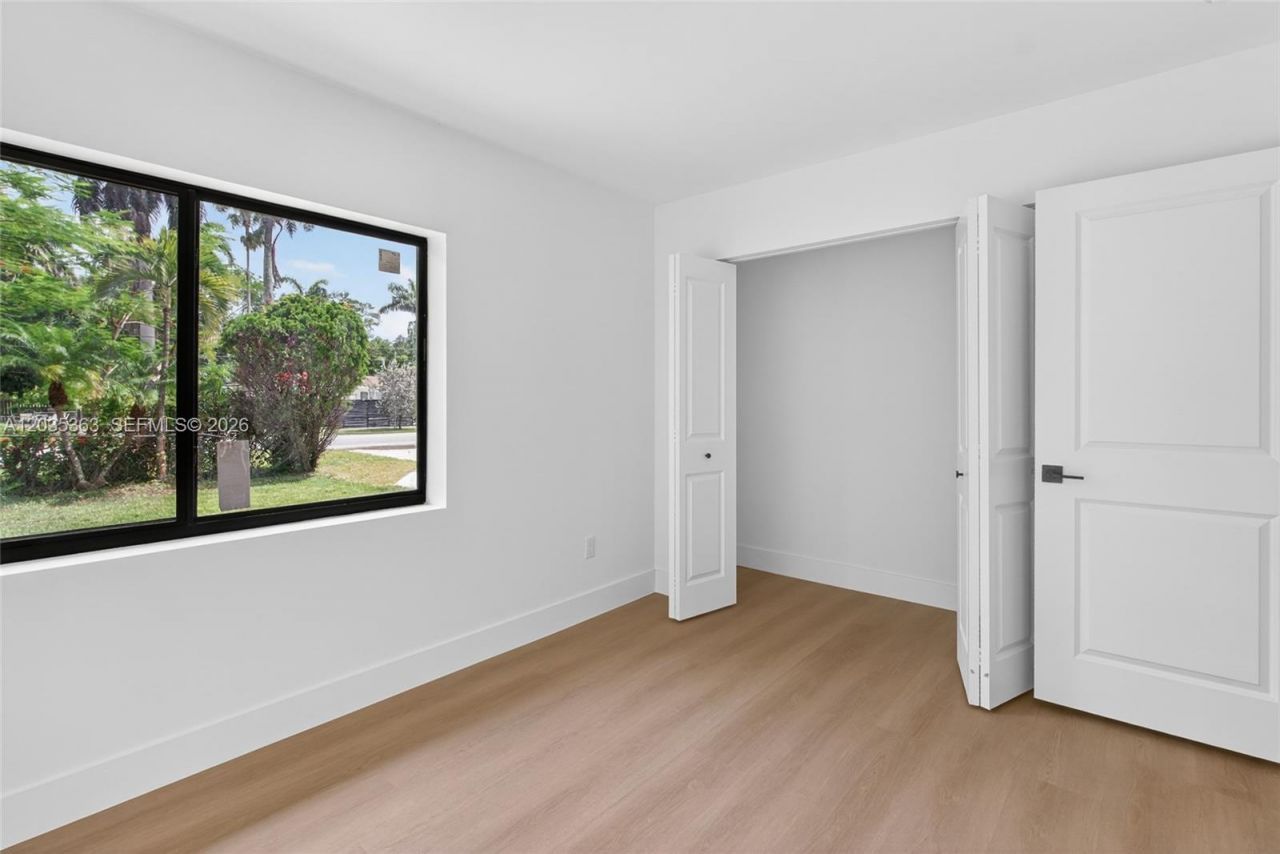 175 NE 159th St , Miami, FL 33162 Photo