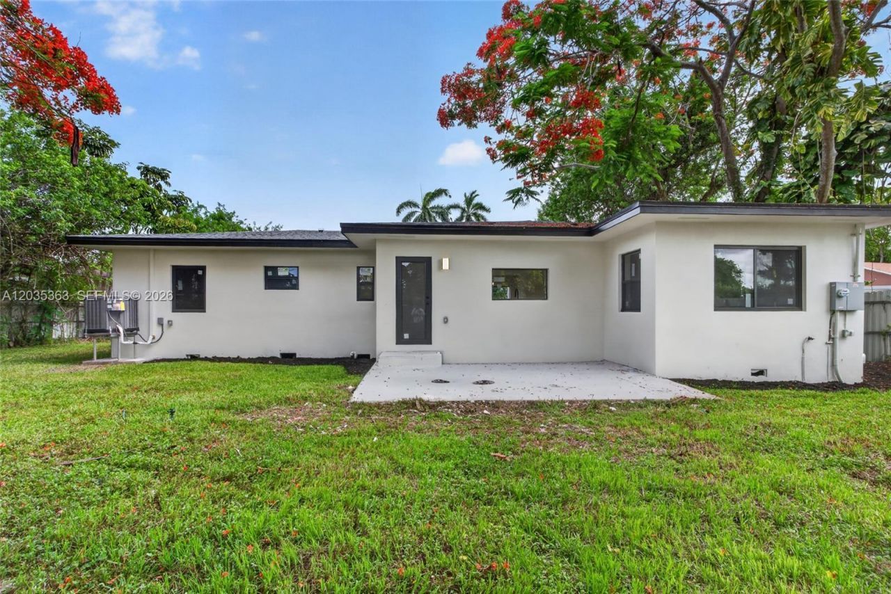 175 NE 159th St , Miami, FL 33162 Photo