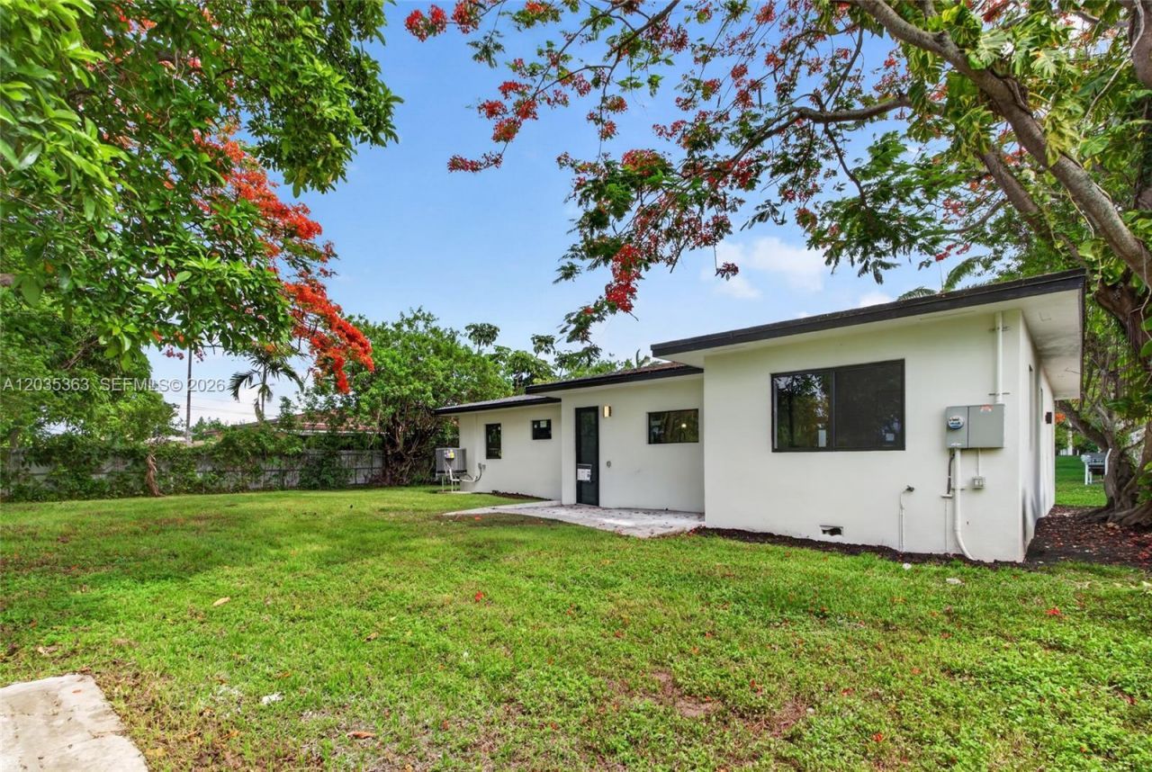175 NE 159th St , Miami, FL 33162 Photo