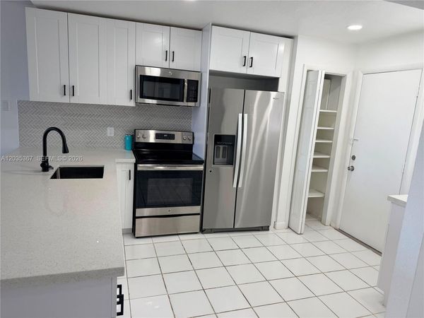 1770 NE 191st St , Unit 607-1, Miami, FL 33179