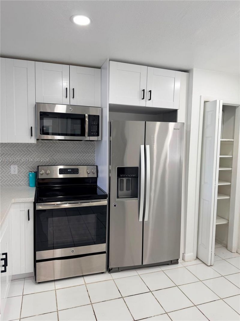 1770 NE 191st St , Unit 607-1, Miami, FL 33179 Photo