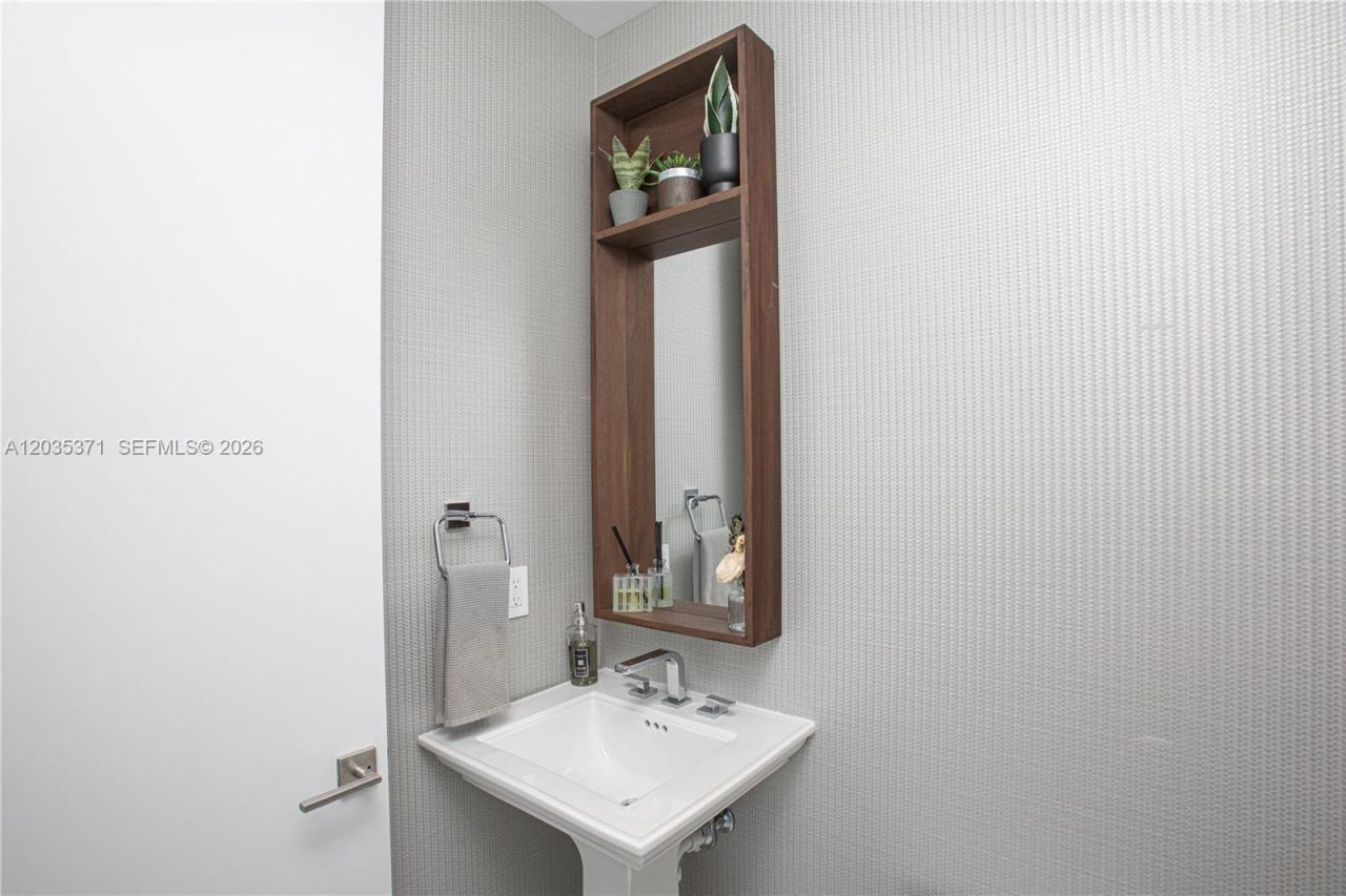 2821 S Bayshore Dr , Unit 20D, Miami, FL 33133 Photo
