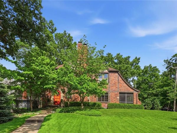 1141 Valentine Road, Kansas City, MO 64111