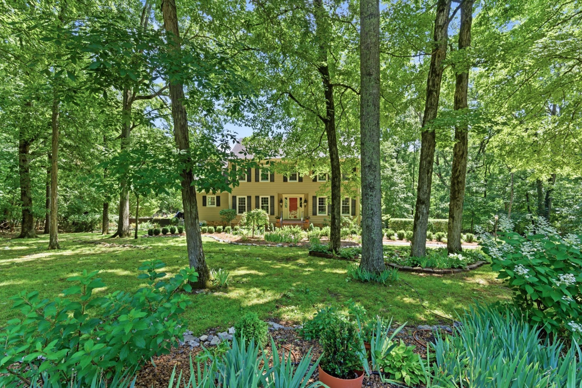 547 Lakeshore Dr , Old Hickory, TN 37138 Main Photo
