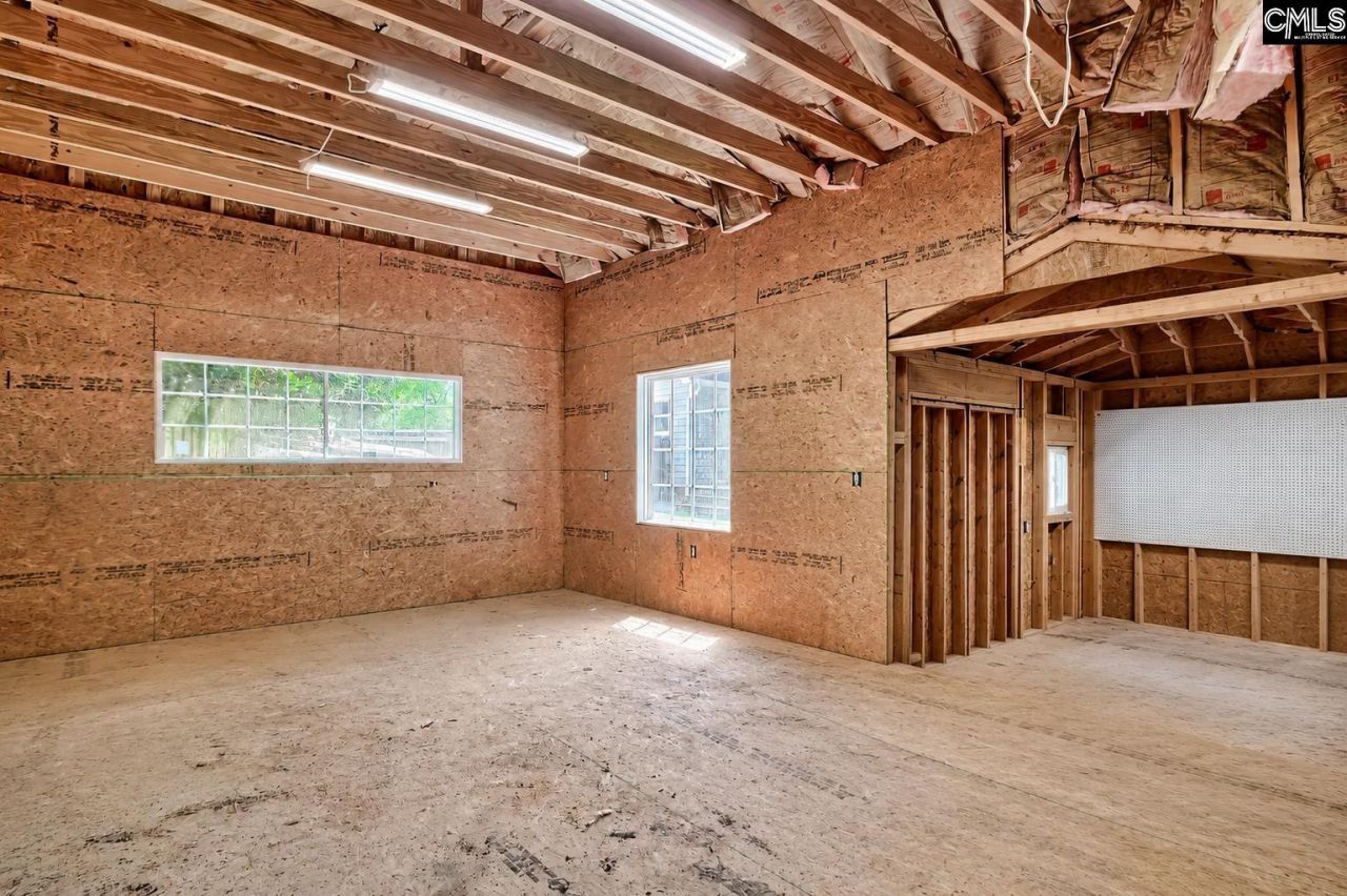 112 Silver Maple Court  Photo 5