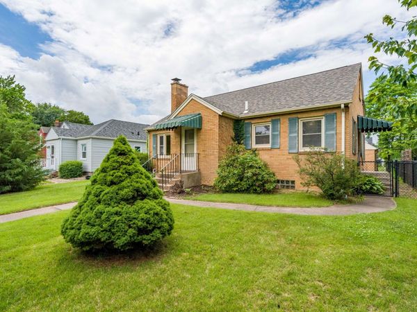 2627 9th Street , Moline, IL 61265