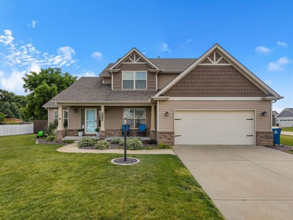 3001 Applewood Drive , Monticello, IL 61856