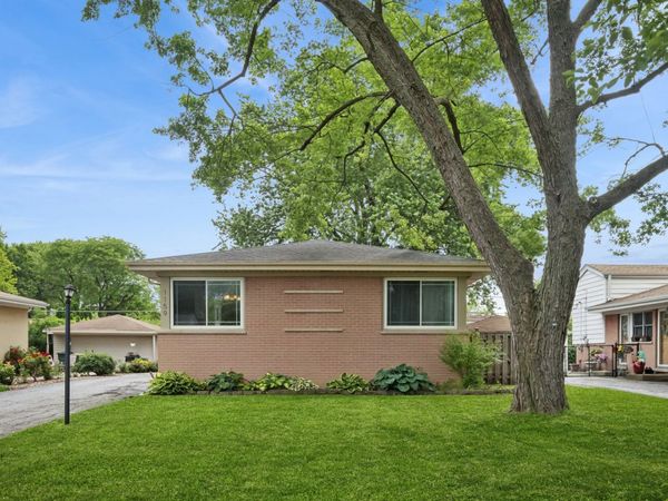 1159 S Mitchell Avenue , Arlington Heights, IL 60005