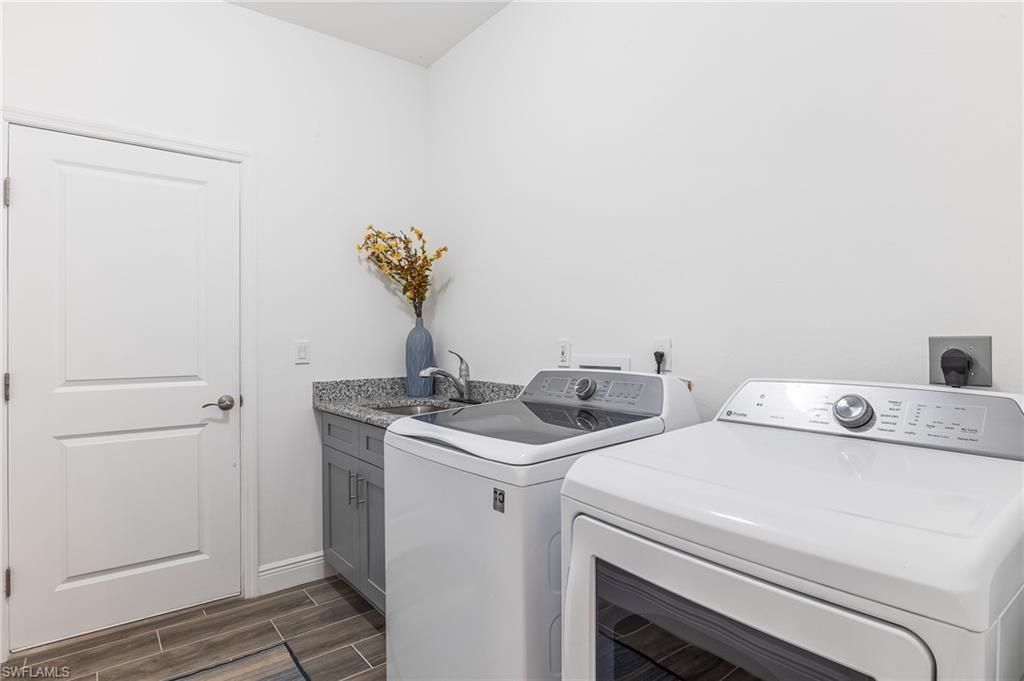3520 NW 21st Ter , Cape Coral, FL 33993 Photo