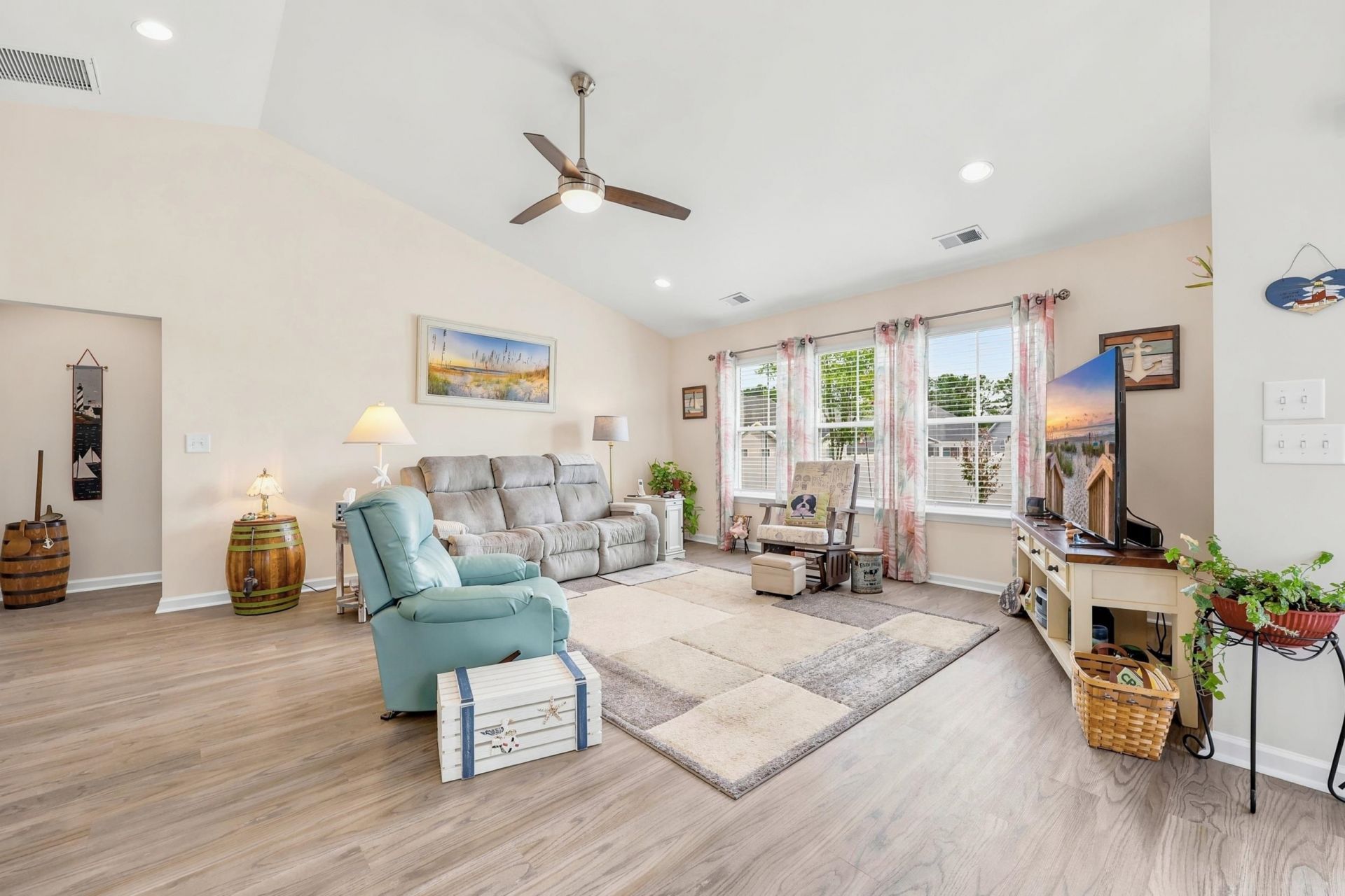 3830 Park Pointe Ave.  Photo 10