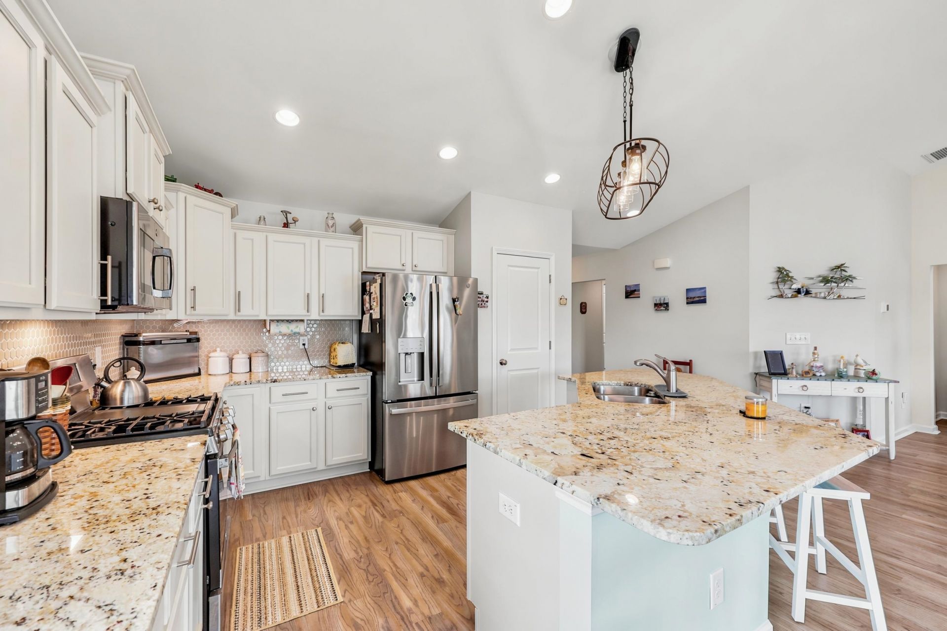 3830 Park Pointe Ave.  Photo 13