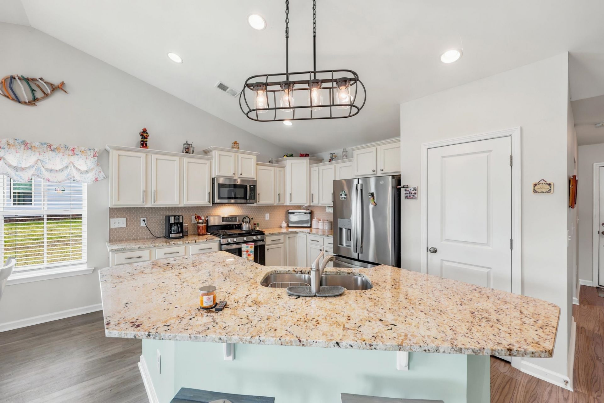 3830 Park Pointe Ave.  Photo 14