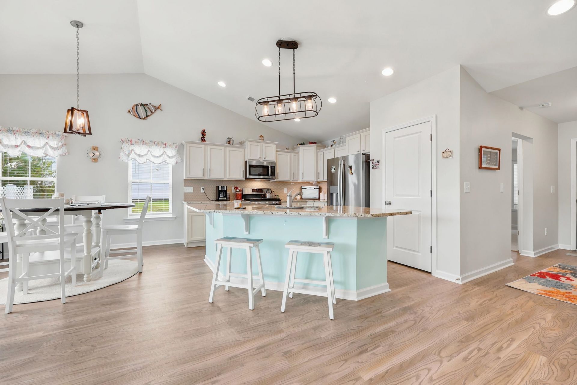 3830 Park Pointe Ave.  Photo 15