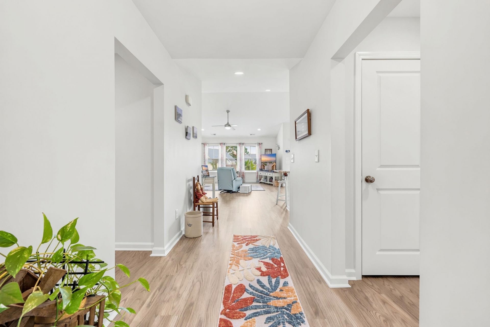 3830 Park Pointe Ave.  Photo 7