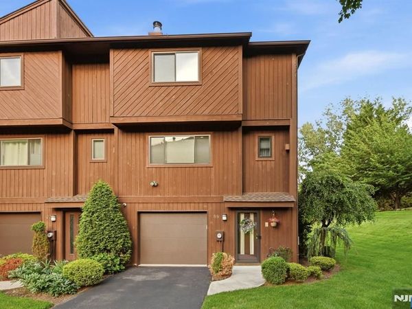 88 Metro Vista Drive, HAWTHORNE, NJ 07506