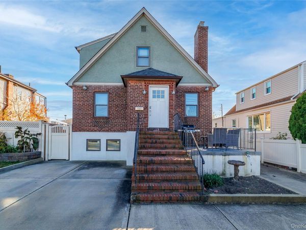 57 Island Parkway, Island Park, NY 11558