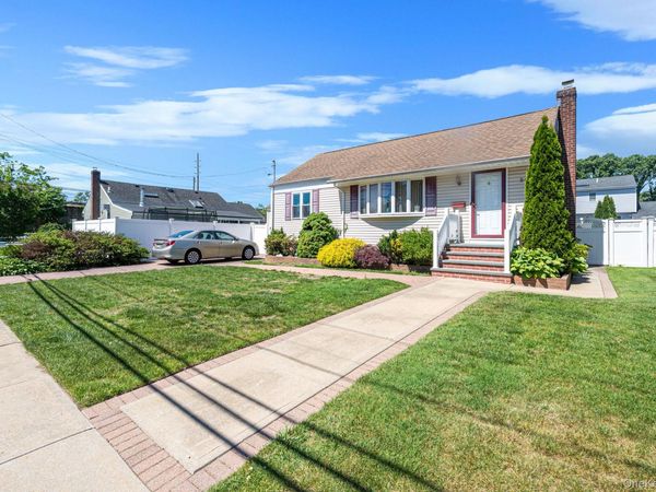 52 Eastlake Avenue , Massapequa Park, NY 11762