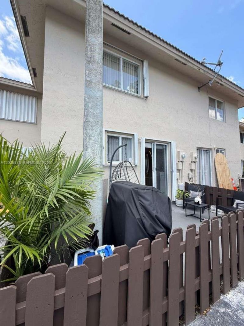 431 NW 82nd Ave, Unit 913, Miami, FL 33126 Photo