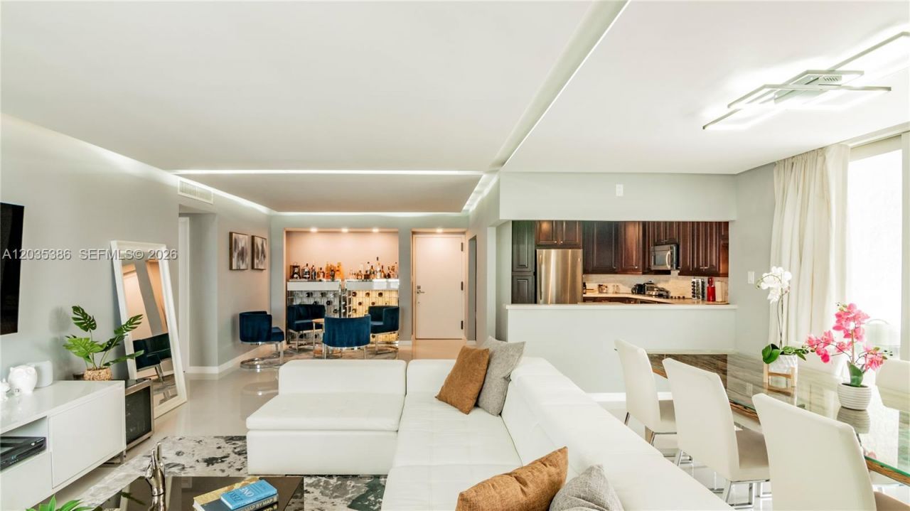 5750 Collins Ave , Unit 7A, Miami Beach, FL 33140 Photo