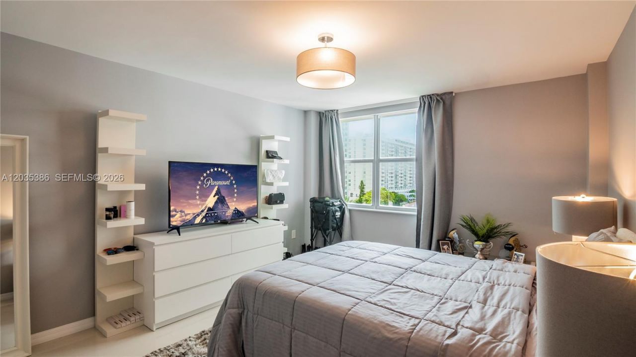5750 Collins Ave , Unit 7A, Miami Beach, FL 33140 Photo