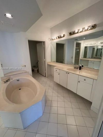 10720 NW 66th St , Unit 305, Doral, FL 33178 Photo