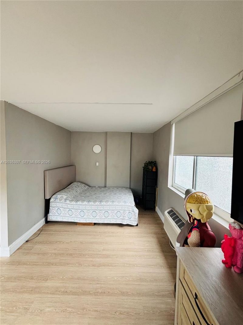 1255 Collins Ave , Unit 208, Miami Beach, FL 33139 Photo